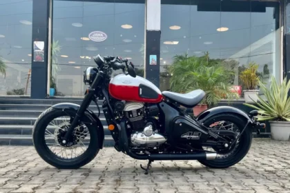 Jawa 42 Bobber Red Sheen