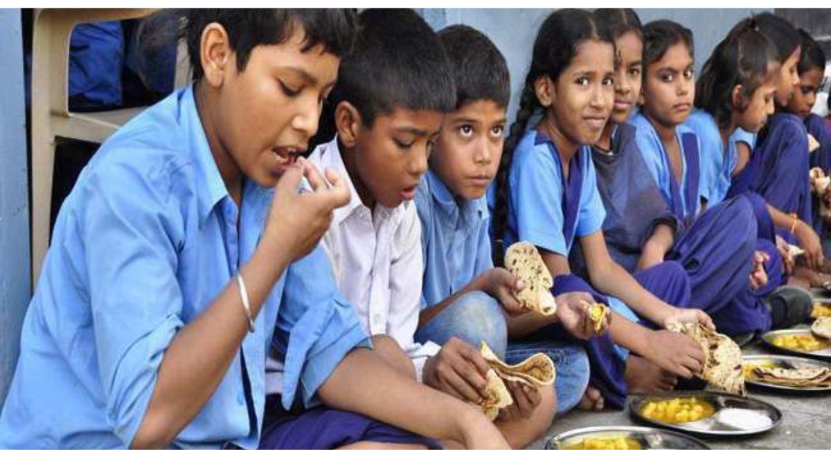 अक्षय पत्र फाउंडेशन : दुनिया की सबसे बड़ी मिड डे मील योजना